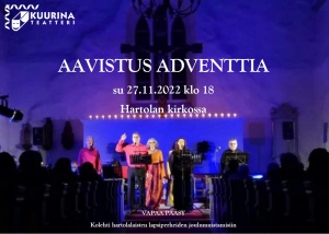 Kuvassa ihmisiä kirkon alttarilla nuottitelineiden ääressä